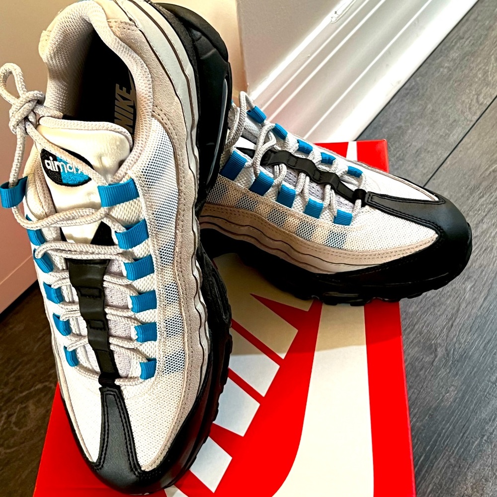 Nike Air Max 97 - mens size 9 - brand new in box - never worn